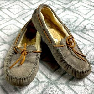 Ugg Dakota Slipper sherpa lined suede size 8